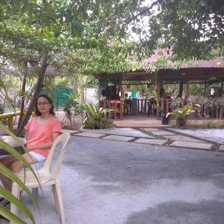 Enna'S Place Hotel Coron Bagian luar foto